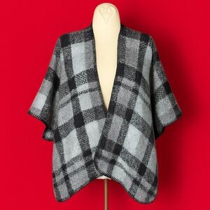 Quagga  Plaid Ruana Wrap Black Gray  Poncho NWT OS Cozy Core Layering Boho‎